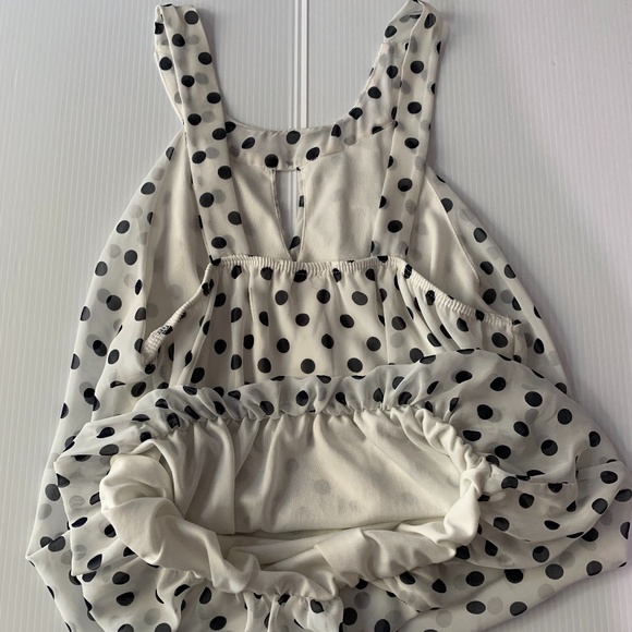 White and black polka dot top - Picture 5 of 6